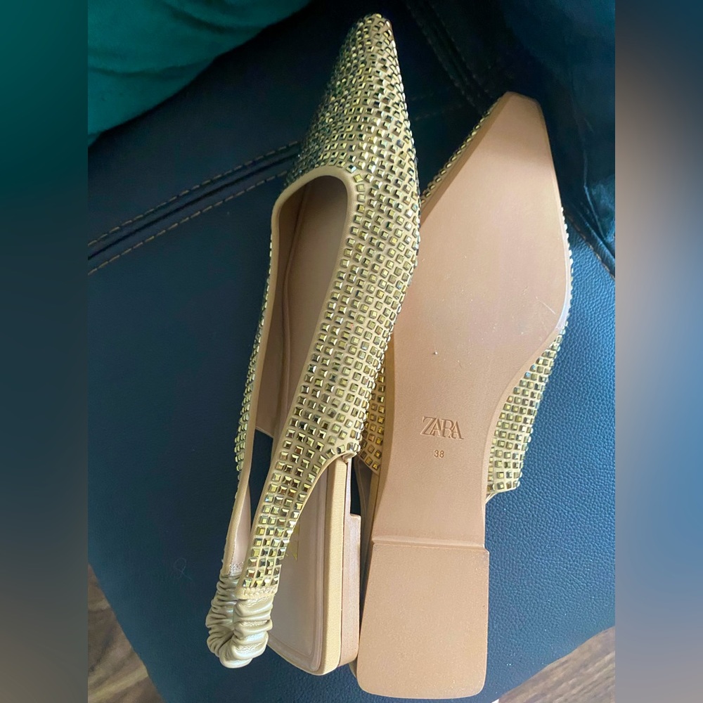 NWT. Zara Gold Sparkly Slingback Flats. Size 7.5 never worn